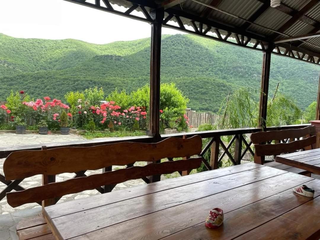 Green Garden Կանաչ Այգի イジェヴァン エクステリア 写真