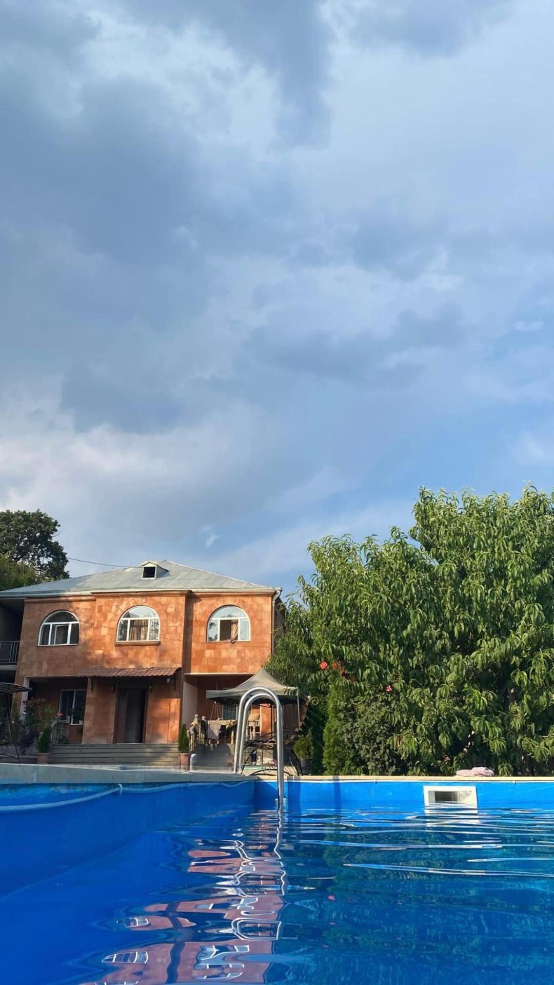 Green Garden Կանաչ Այգի イジェヴァン エクステリア 写真