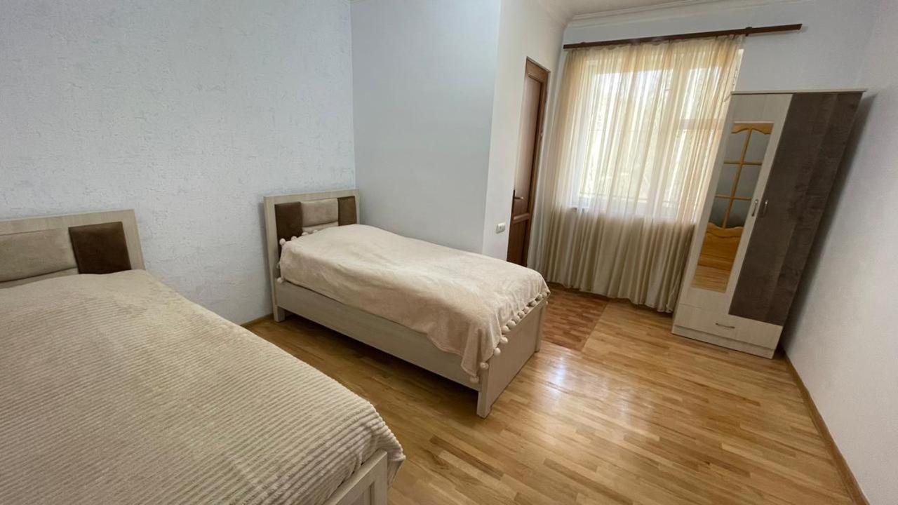 Green Garden Կանաչ Այգի イジェヴァン エクステリア 写真